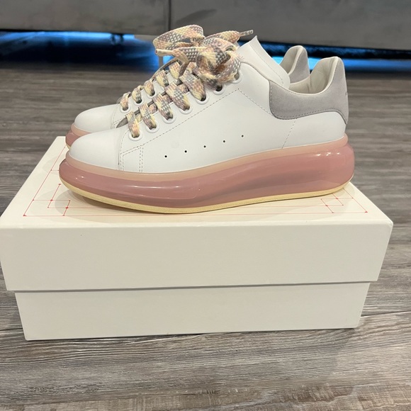 Alexander McQueen White and Pink Sneakers - Picture 4 of 8